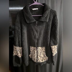 Women’s pull over Sherpa